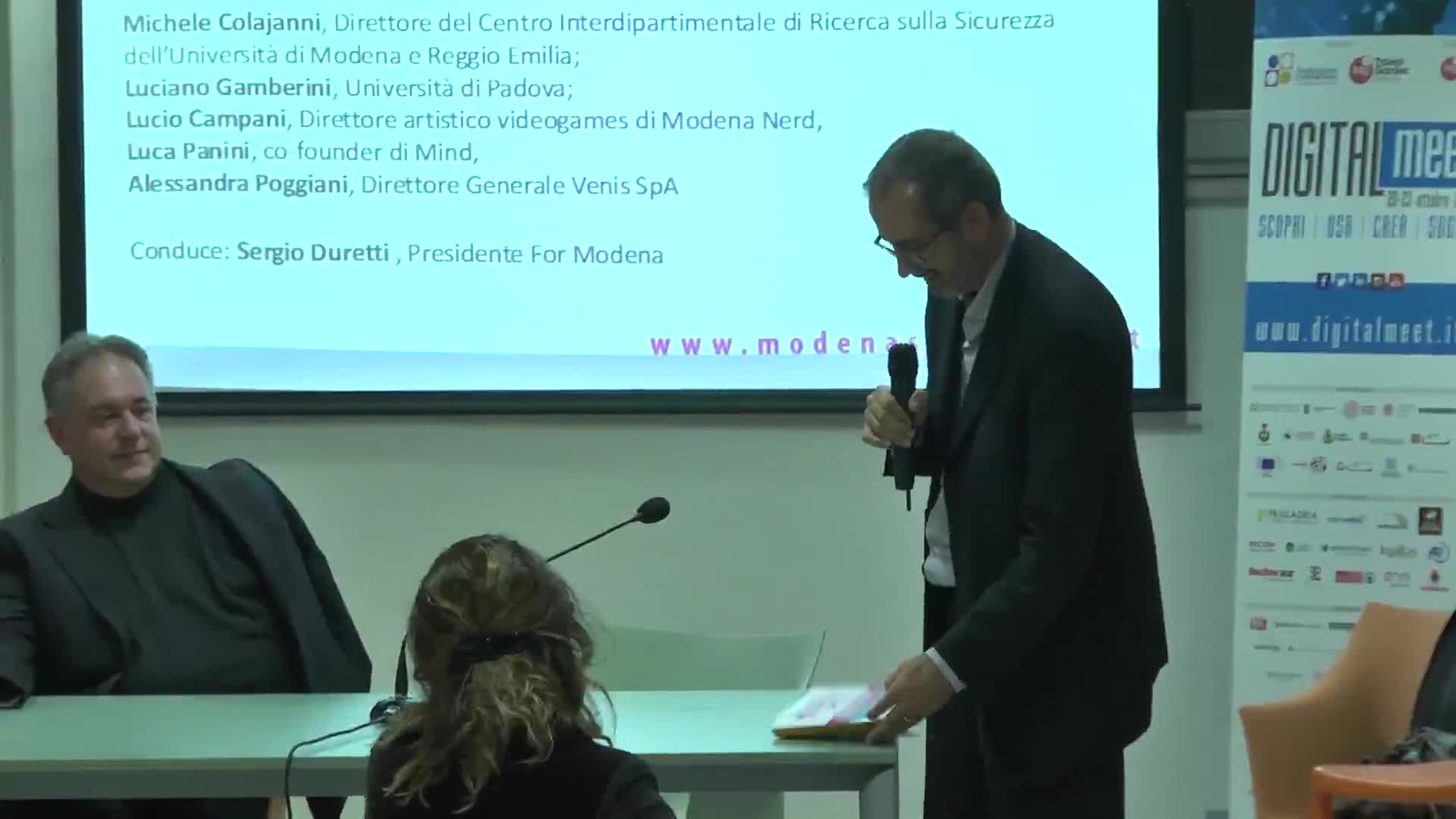 Modena Smart Life - Tavolo del pomeriggio - immagine